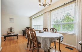 8 dormitorio casa de pueblo en Etobicoke, Canadá. C$1 277 000