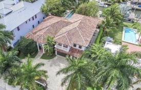 Villa – Miami Beach, Florida, Estados Unidos. $1 995 000