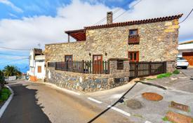 3 dormitorio casa de pueblo 238 m² en Barrio Taucho, España. 595 000 €