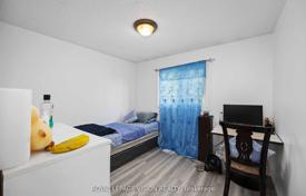 8 dormitorio casa de pueblo en Scarborough, Canadá. C$1 207 000