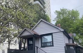 6 dormitorio casa de pueblo en York, Canadá. C$1 121 000