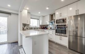 4 dormitorio adosado en North York, Canadá. C$1 679 000