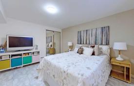 4 dormitorio adosado en North York, Canadá. C$1 323 000