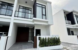 4 dormitorio villa 180 m² en Pattaya, Tailandia. $206 000