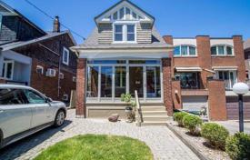 Casa de pueblo – Hillsdale Avenue East, Toronto, Ontario,  Canadá. C$2 330 000