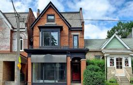 Casa de pueblo – Pape Avenue, Toronto, Ontario,  Canadá. C$2 206 000