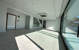 4 dormitorio piso 223 m² en Kargicak, Turquía. 25 265 000 TRY