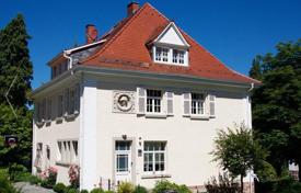 Villa – Baden-Baden, Baden-Wurtemberg, Alemania. 1 600 000 €