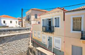 4 dormitorio casa de pueblo 189 m² en Kranidi, Grecia. Price on request