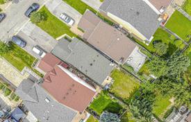 7 dormitorio casa de pueblo en Scarborough, Canadá. C$1 568 000