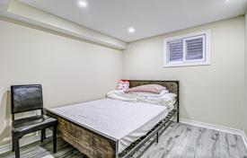 13 dormitorio casa de pueblo en Scarborough, Canadá. C$1 545 000