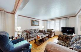 6 dormitorio casa de pueblo en Scarborough, Canadá. C$1 488 000