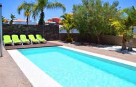Villa – Costa Adeje, Islas Canarias, España. 4 400 €  por semana