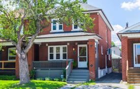 Casa de pueblo – Etobicoke, Toronto, Ontario,  Canadá. C$1 504 000