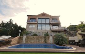 8 dormitorio casa de pueblo 480 m² en Lloret de Mar, España. 1 200 000 €