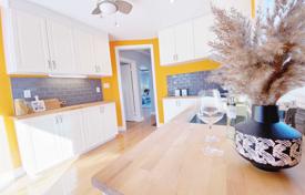 7 dormitorio casa de pueblo en East York, Canadá. C$1 689 000