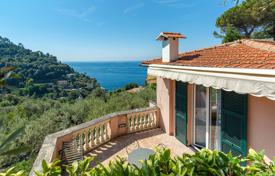 Villa – Zoagli, Liguria, Italia. 1 900 000 €