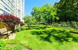 5 dormitorio piso en Lake Shore Boulevard West, Canadá. C$768 000