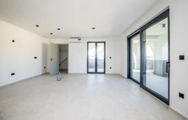 4 dormitorio piso 128 m² en Malinska, Croacia. 660 000 €