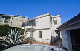 6 dormitorio casa de pueblo 300 m² en Rijeka, Croacia. 625 000 €