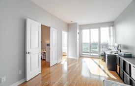 5 dormitorio piso en Etobicoke, Canadá. C$763 000