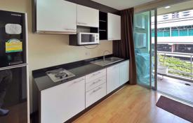 1-dormitorio apartamentos en condominio en Watthana, Tailandia. $144 000