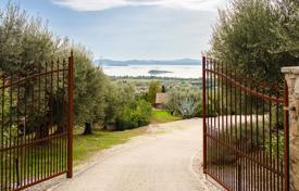 16 dormitorio finca rústica 307 m² en Tuoro Sul Trasimeno, Italia. 1 450 000 €