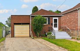 5 dormitorio casa de pueblo en Scarborough, Canadá. C$1 116 000