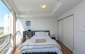 5 dormitorio piso en Etobicoke, Canadá. C$902 000