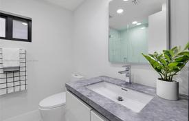 4 dormitorio casa de pueblo 148 m² en Miami, Estados Unidos. $1 589 000
