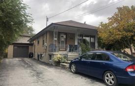 4 dormitorio casa de pueblo en North York, Canadá. C$1 187 000