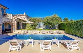 4 dormitorio casa de pueblo 200 m² en Medulin, Croacia. 850 000 €