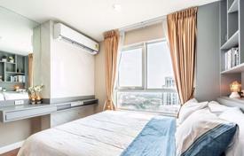 3 dormitorio piso en Huai Khwang, Tailandia. $661 000