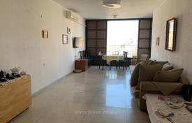 4 dormitorio piso 105 m² en Bat Yam, Israel. $845 000