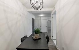 2 dormitorio piso en East York, Canadá. C$756 000