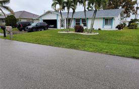 3 dormitorio casa de pueblo 190 m² en Cape Coral, Estados Unidos. $357 000