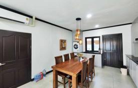 4 dormitorio villa 584 m² en Pattaya, Tailandia. $363 000