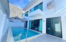 5 dormitorio villa 366 m² en Pattaya, Tailandia. $745 000