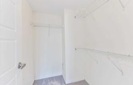 3 dormitorio adosado en North York, Canadá. C$1 195 000