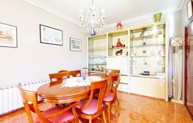 5 dormitorio casa de pueblo 265 m² en Lloret de Mar, España. 420 000 €