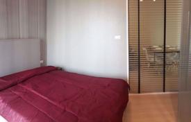 2-dormitorio apartamentos en condominio en Huai Khwang, Tailandia. $159 000