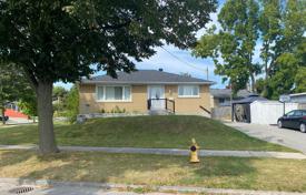 9 dormitorio casa de pueblo en Scarborough, Canadá. C$1 275 000