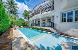 Villa – Key Biscayne, Florida, Estados Unidos. 2 141 000 €