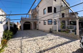 10 dormitorio casa de pueblo 330 m² en Istria County, Croacia. 880 000 €