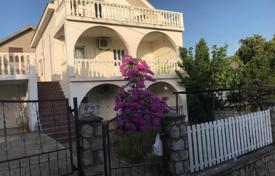 5 dormitorio casa de pueblo 190 m² en Utjeha-Bušat, Montenegro. 290 000 €