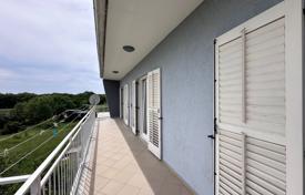 3 dormitorio piso 130 m² en Pula, Croacia. 315 000 €