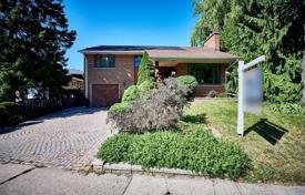 Casa de pueblo – Scarborough, Toronto, Ontario,  Canadá. C$1 035 000