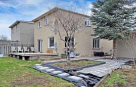 7 dormitorio casa de pueblo en Scarborough, Canadá. C$2 108 000