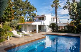 6 dormitorio casa de pueblo 390 m² en Alella, España. 1 390 000 €