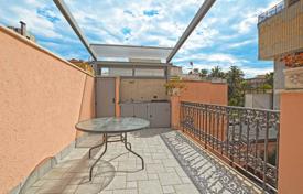 4 dormitorio piso 73 m² en Liguria, Italia. 480 000 €